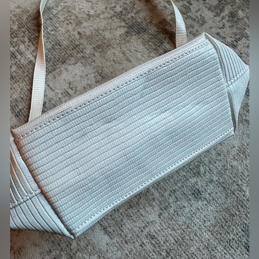 Sisley Travel Cosmetic Bag White‎ - Picture 7 of 10